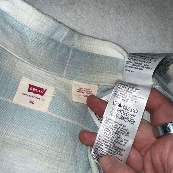 Levi’s XL Light Blue White Plaid Flannel Mens Button Down Long Sleeve Shirt EUC - Picture 7 of 10